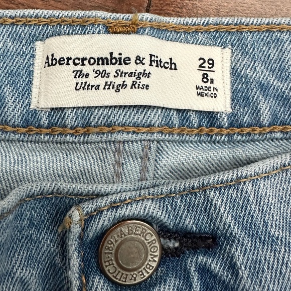 Abercrombie Ultra High Rise 90s Straight Jean - Picture 9 of 9